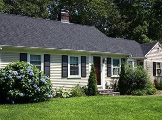 60 Dunns Pond Rd, Hyannis, MA 02601