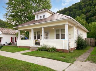 516 Riverside Dr, Prestonsburg, KY 41653