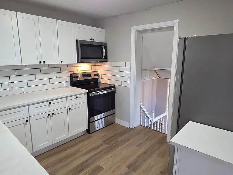 1019 Green Ln — Photo 9