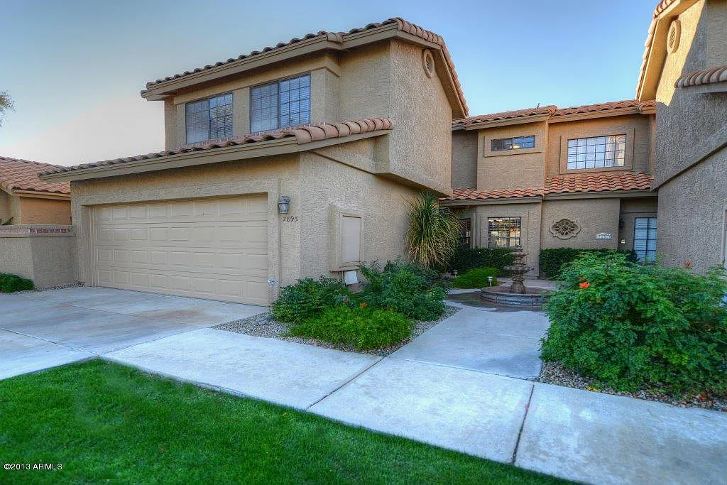 3 bed, 2.5 bath, 1640 sqft, $2,600 — Photo 1