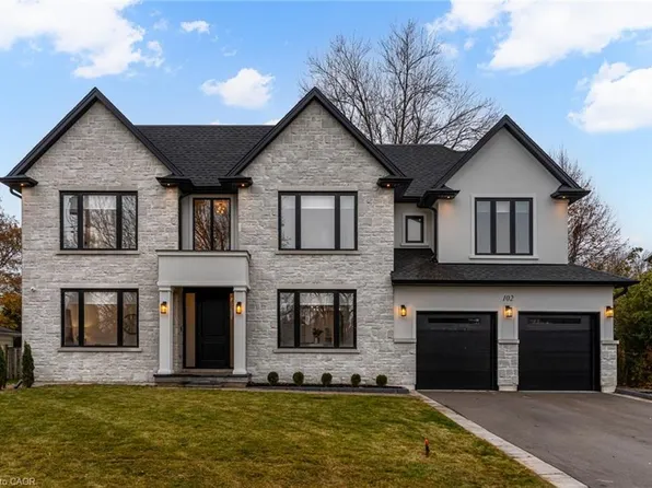 102 Cumming Ct, Hamilton, ON L9G 1V3