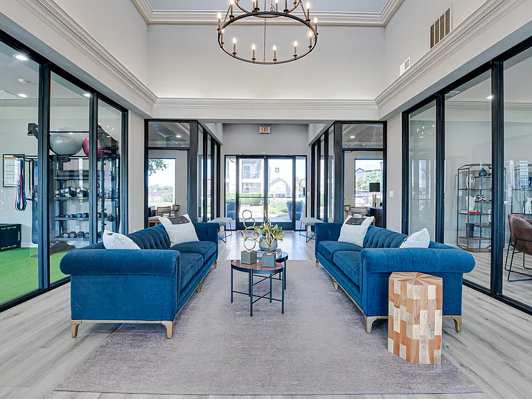 Highland Luxury Living — Photo 32