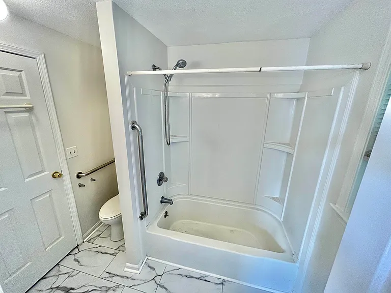 4B Pine Grove Ave — Photo 11