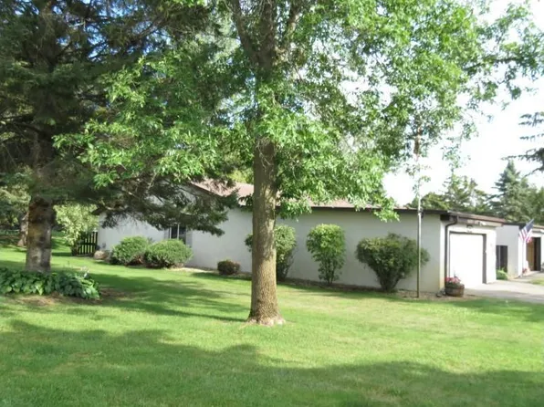 904 3rd St N APT 9, Cold Spring, MN 56320