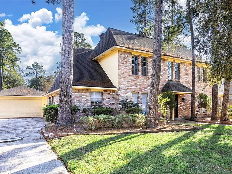 8323 Forest Ridge Rd — Photo 2