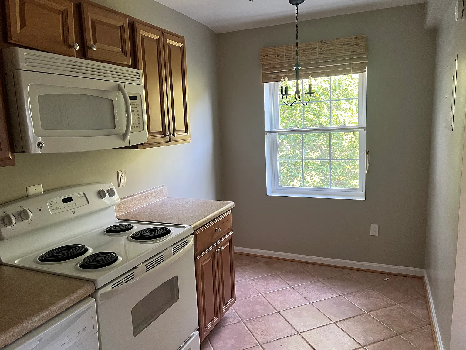 2 bed, 860 sqft, $2,800 — Photo 4