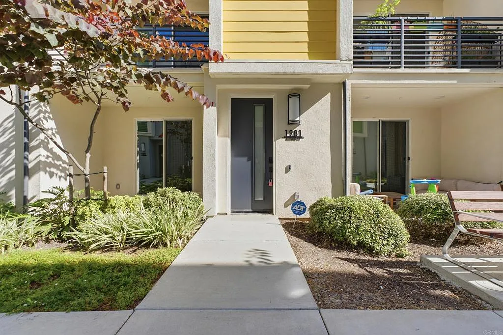 3 bed, 1616 sqft, $4,100 — Photo 2