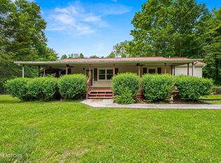 693 Pine Hollow Rd, Jacksboro, TN 37757