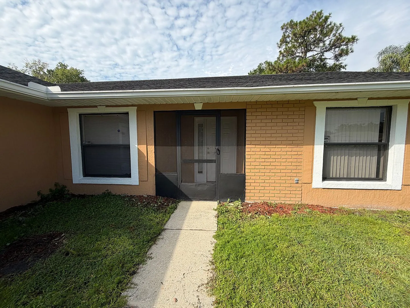 Peaceful Cul-de-Sac Living with a Spacious Backyard! — Photo 2