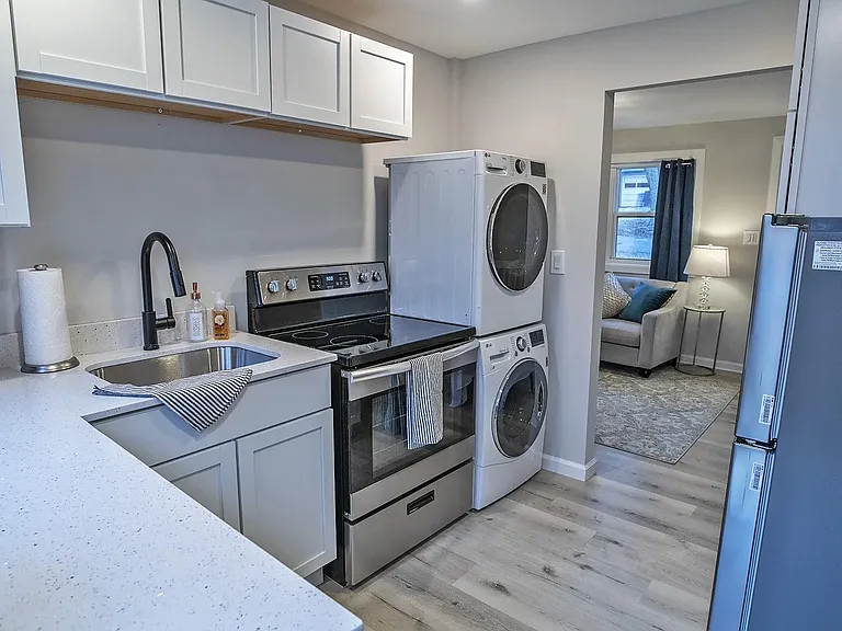 1022 Ash St #1022 — Photo 6