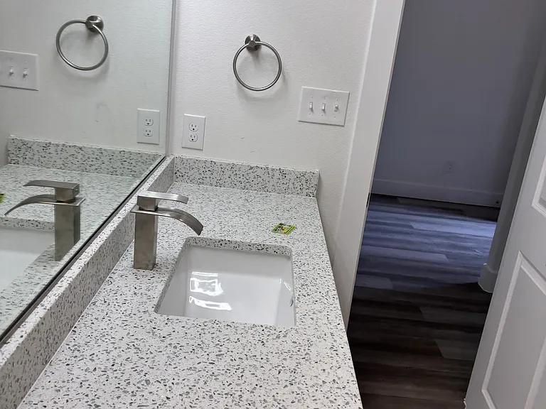 900 Layne Dr — Photo 5