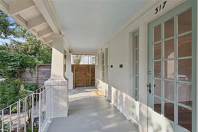2 bed, 1.0 bath, 876 sqft, $2,350 — Photo 2