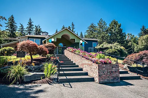Brackett Apartments Photo 1