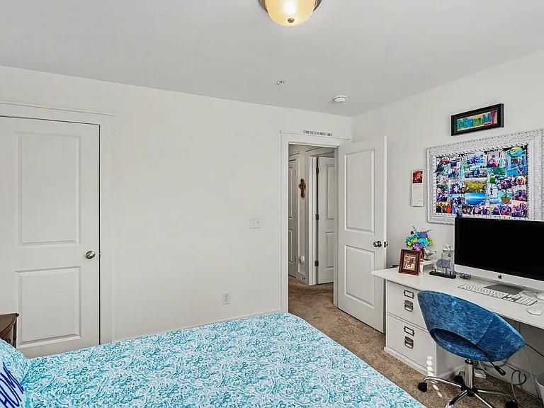 217 Southmen Ln — Photo 16