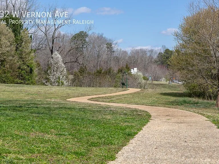 132 W Vernon Ave — Photo 49