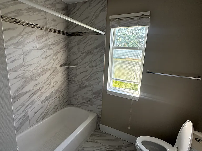 Lakepointe Dr — Photo 25