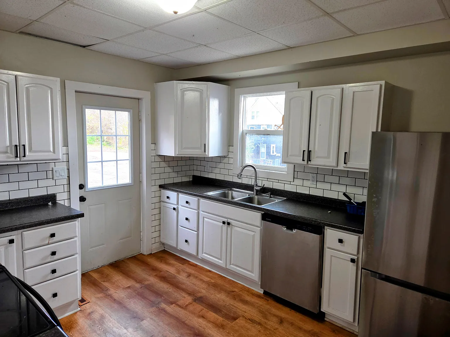 3 bed, 1.5 bath, 1212 sqft, $1,650 — Photo 2