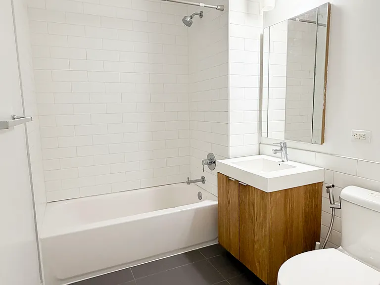 8 Vanderbilt Ave #4G — Photo 7