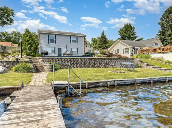 6062 Westshore Dr, Oscoda, MI 48750