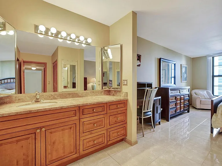 1000 S Ocean Blvd #6M — Photo 25