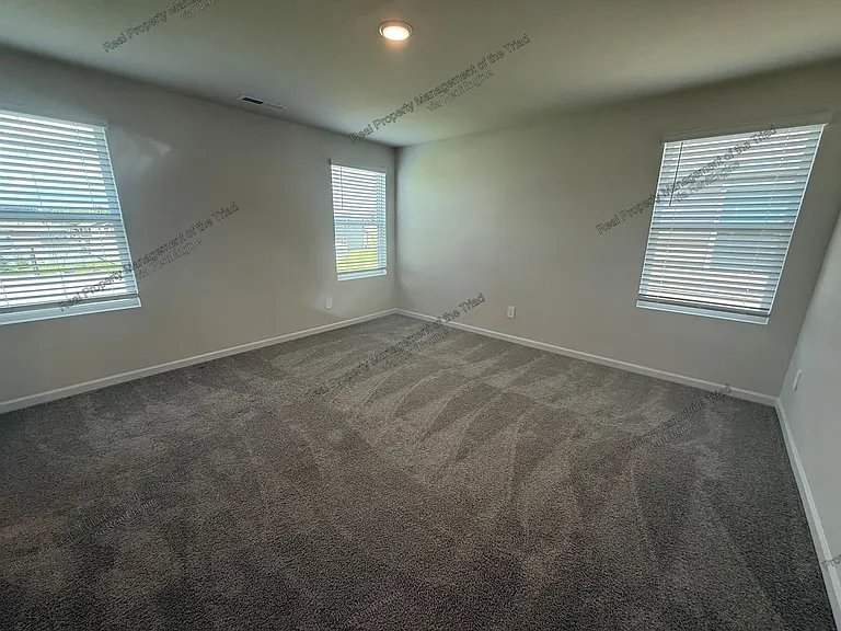 1959 Cherry Creek Rd — Photo 16
