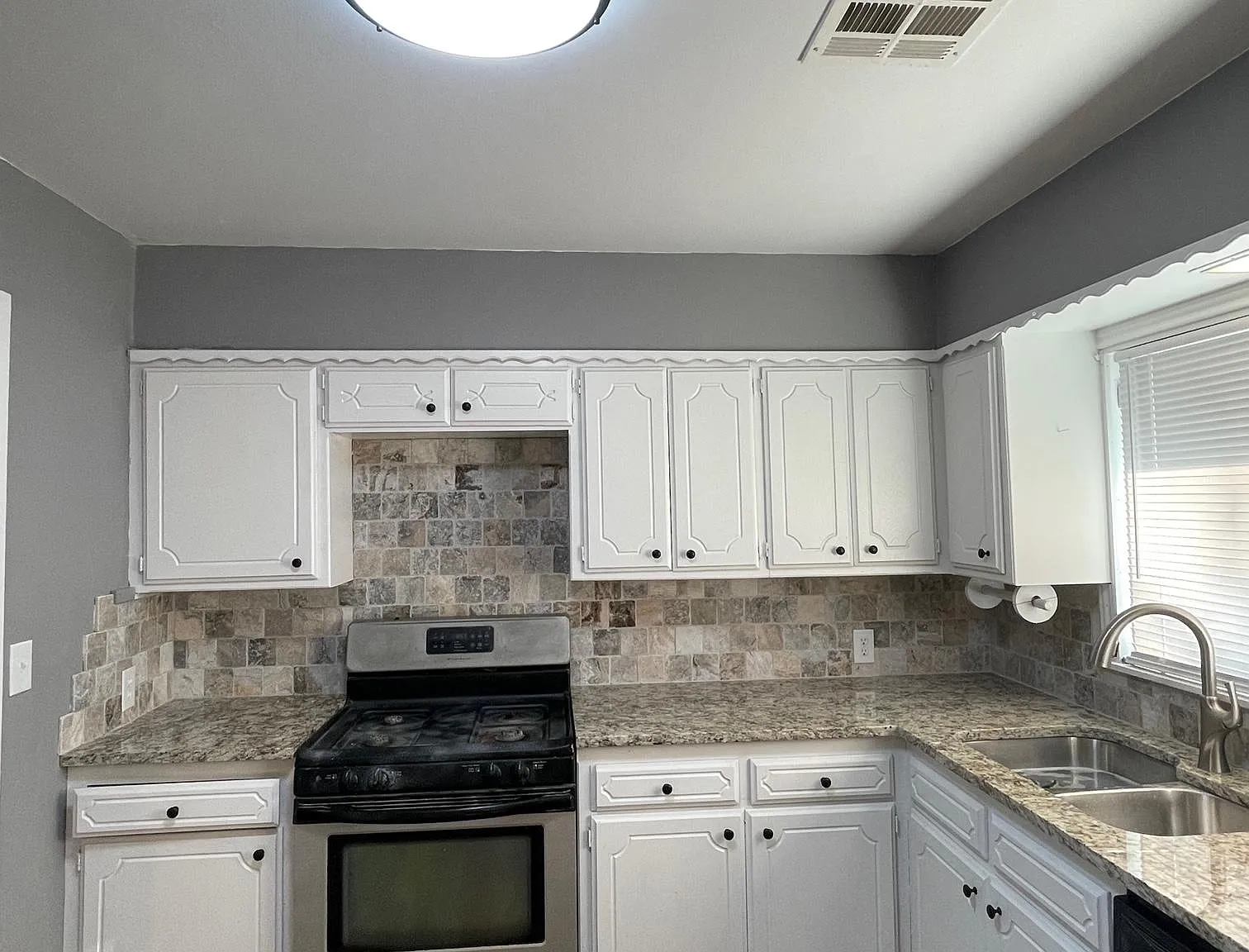 3 bed, 1239 sqft, $1,300 — Photo 2