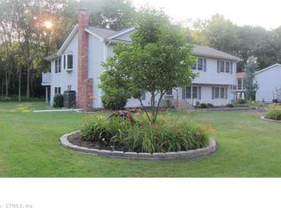 160 Shweky Ln, Southington, CT 06489