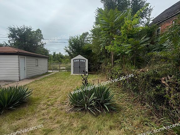 4th image of 1810-12 Virginia St