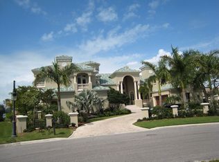 552 S Spoonbill Dr, Sarasota, FL 34236