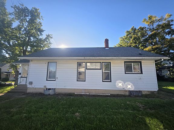 4th image of 828 W Homer St