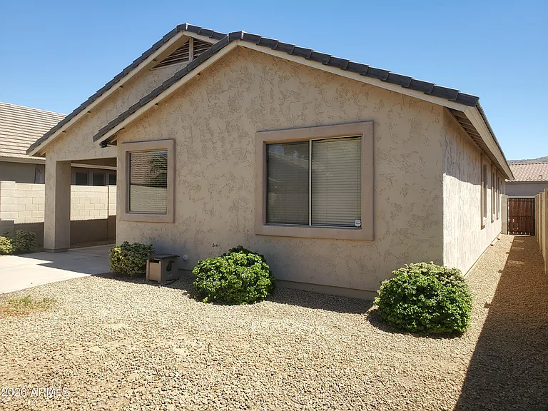 2430 E Darrel Rd — Photo 55