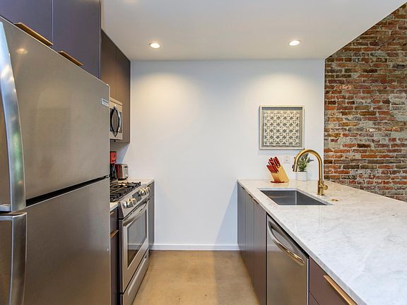 2nd image of 204 S Delhi St Unit 3