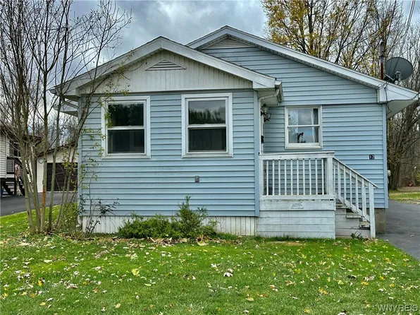12 Law St, Batavia, NY 14020