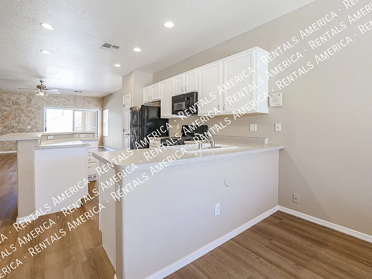 11925 W Jefferson St — Photo 11