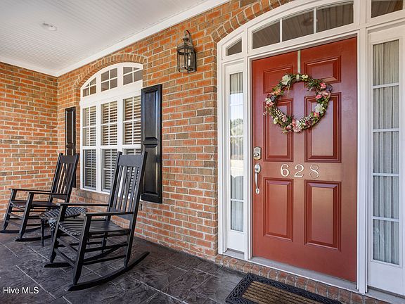 5th image of 628 Spencer Court
