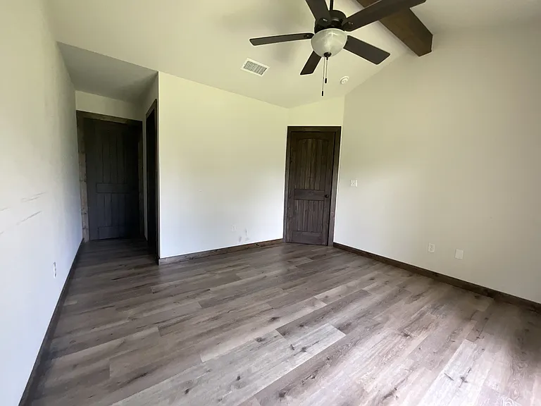 211 Isabella St — Photo 9