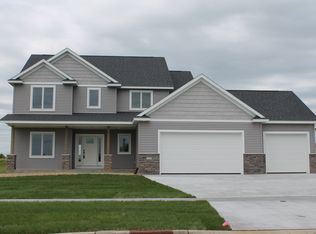 2031 Shannon Oaks Blvd NE, Rochester, MN 55906