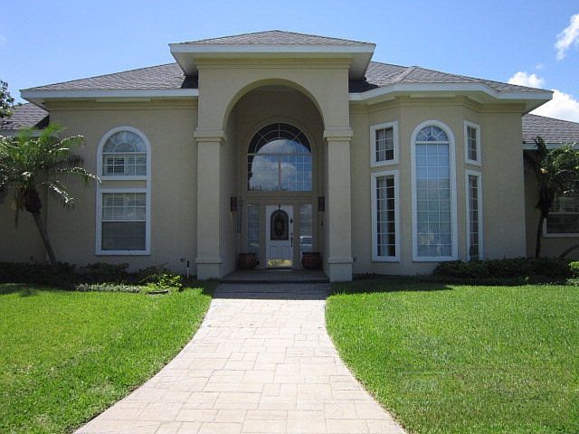 1st image of 2705 Pinehurst Dr