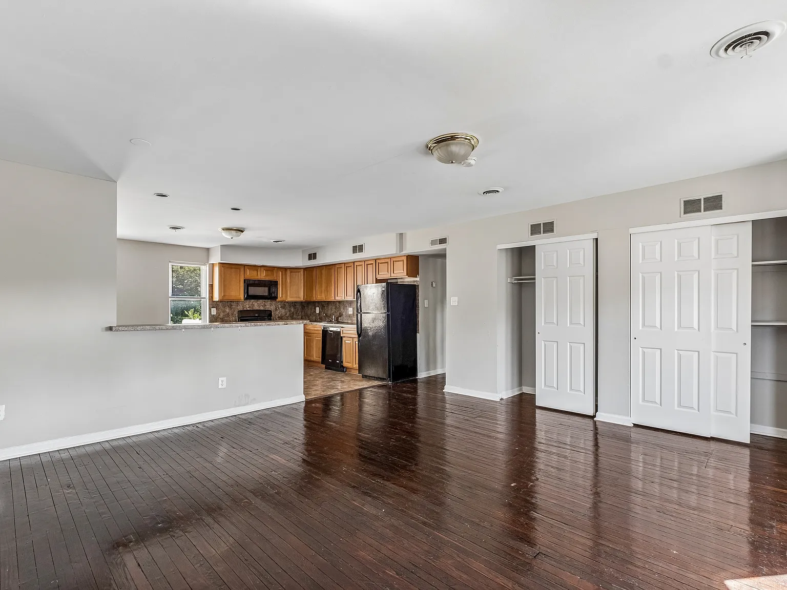 4143 Ridge Ave — Photo 4