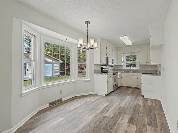 5th image of 109 Niblick Rd