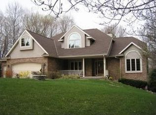 3908 Tall Pine Ct, Green Bay, WI 54313