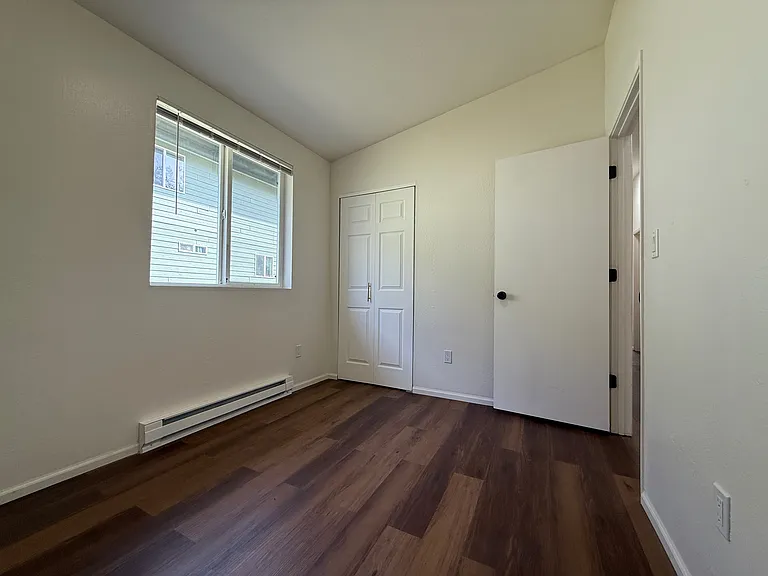 627 Willis Ave #B — Photo 7