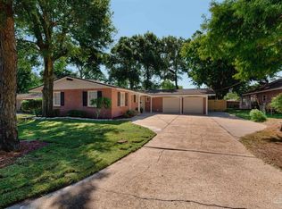 127 Loruna Dr, Gulf Breeze, FL 32561