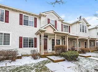 824 County Line Rd, Aurora, IL 60502