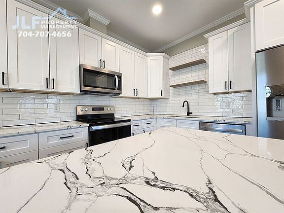 5th image of 411 W 6th Ave APT A