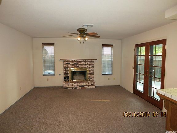 4th image of 2040 Smokey Dr