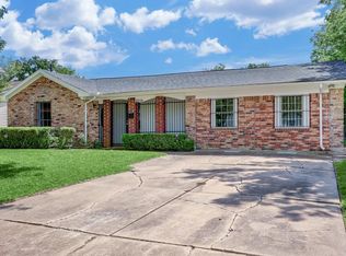 5302 Dumore Dr, Houston, TX 77048