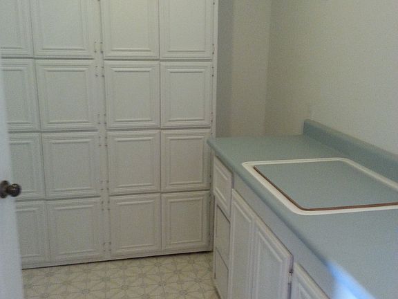 4th image of 1015 E 5th St