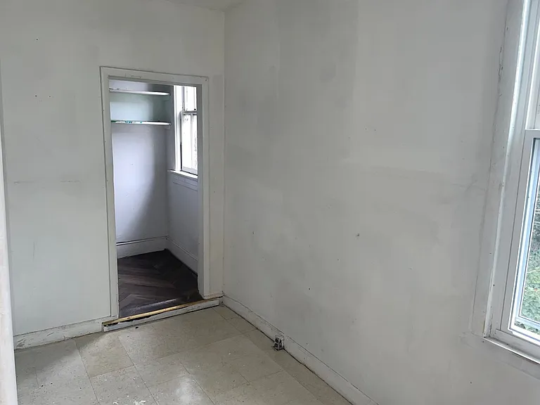 912 Floyd St #2 — Photo 6