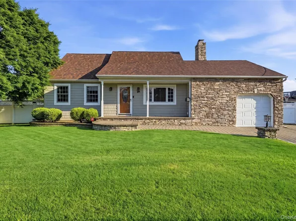 364 Boundary Avenue, Massapequa, NY 11758